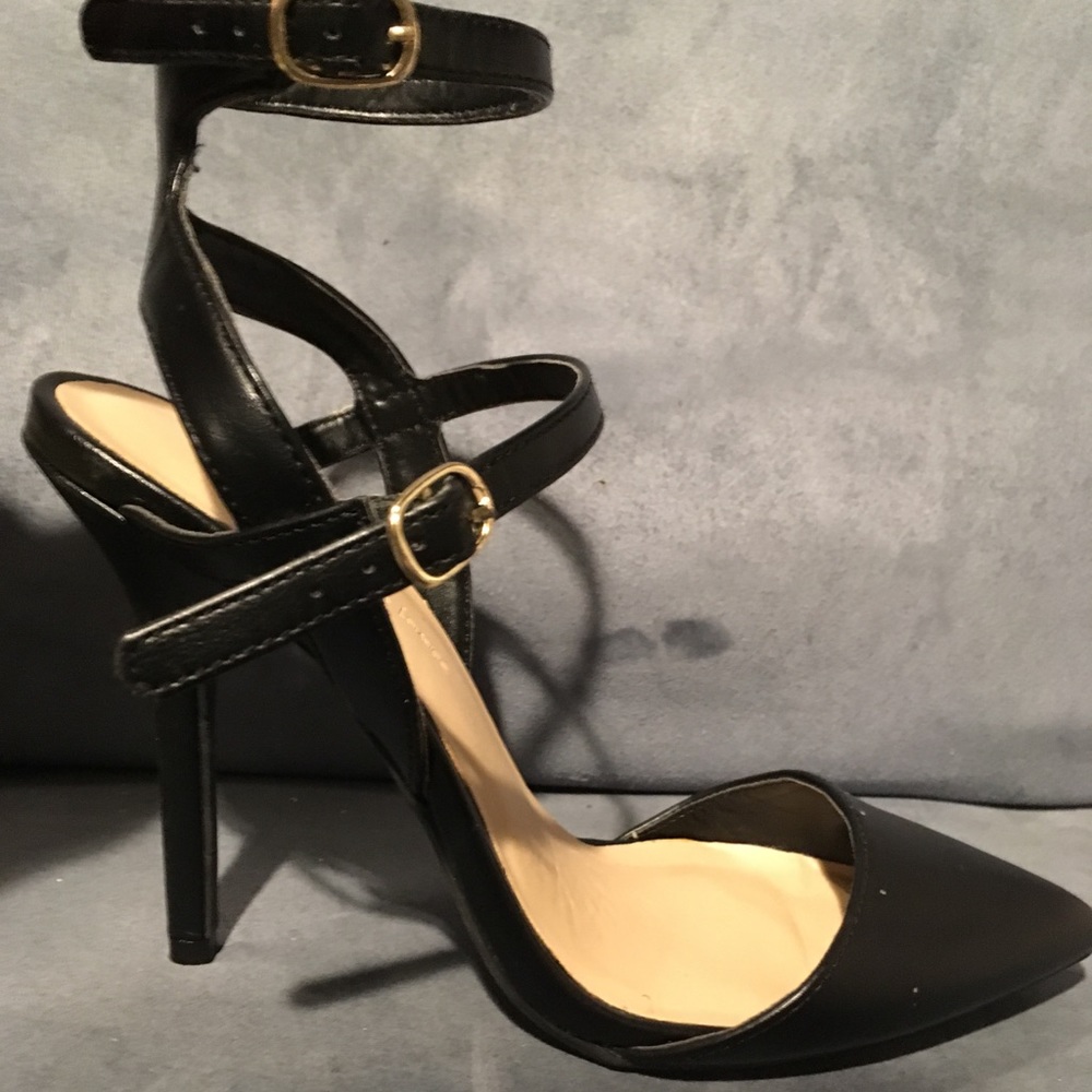 Adorable black leather double strap stilettos nwot